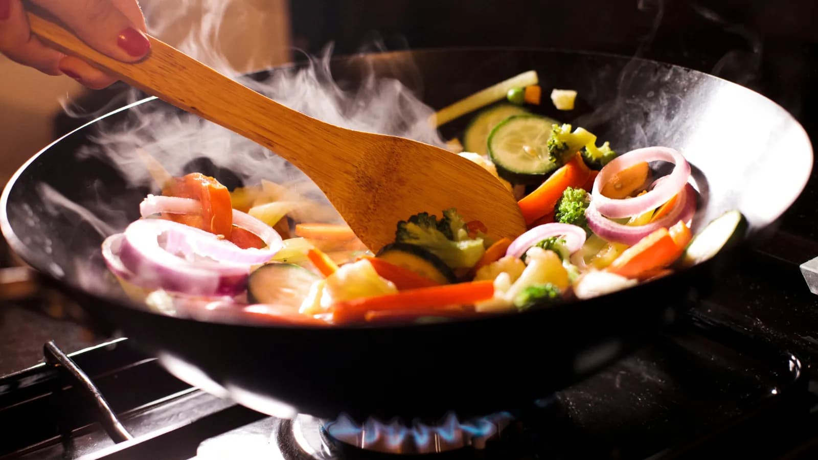 Can Muslims Eat Food Cooked in the Same Oil as Non-Halal Food?